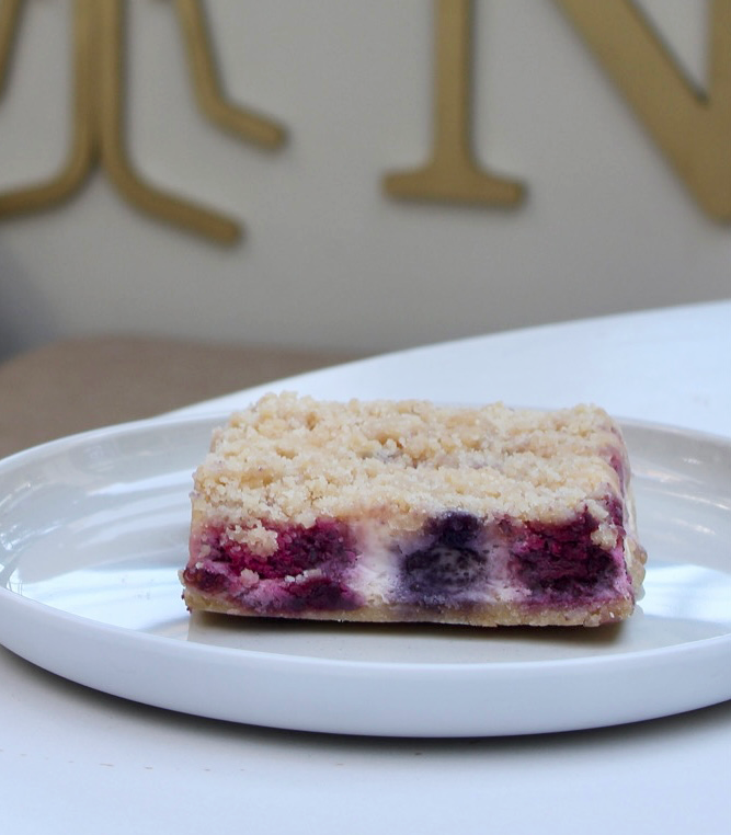 Vanilla berry cheesecake square